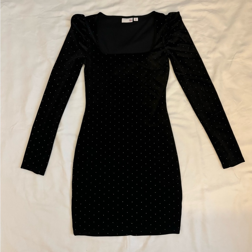 Chic Black Velvet Mini Dress with Glitter Polka Dots and Puff Shoulders